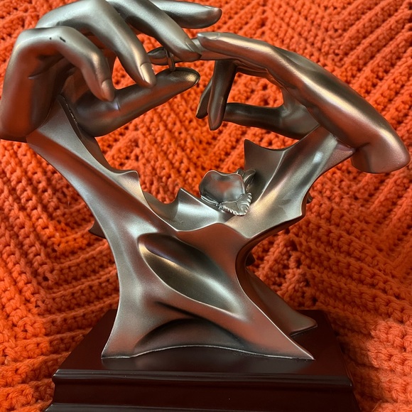 Brand is Source Unknown, Hands are silver and the base is cherry wood, pre-loved - Picture 2 of 2